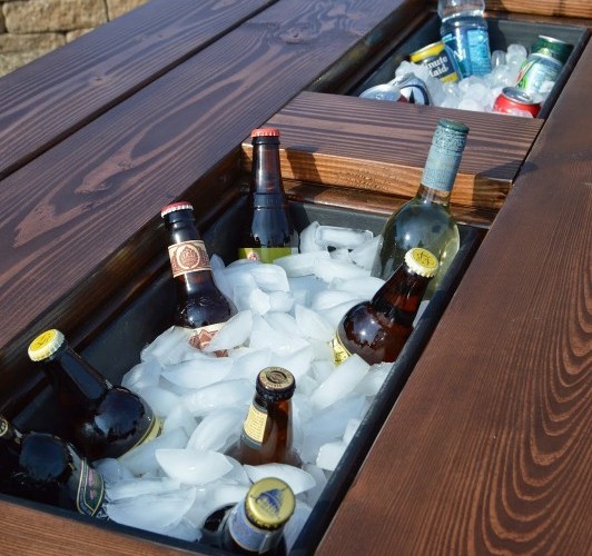 Remodelaholic-Refreshment-Table-532x500-1-532x500