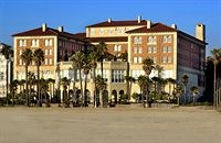 Hotel Casa Del Mar