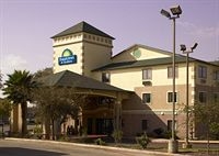 Days Inn And Suites San Antonio North / Stone Oak