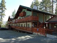 Honey Bear Lodge & Cabins