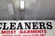 1 Dollar Cleaners logo